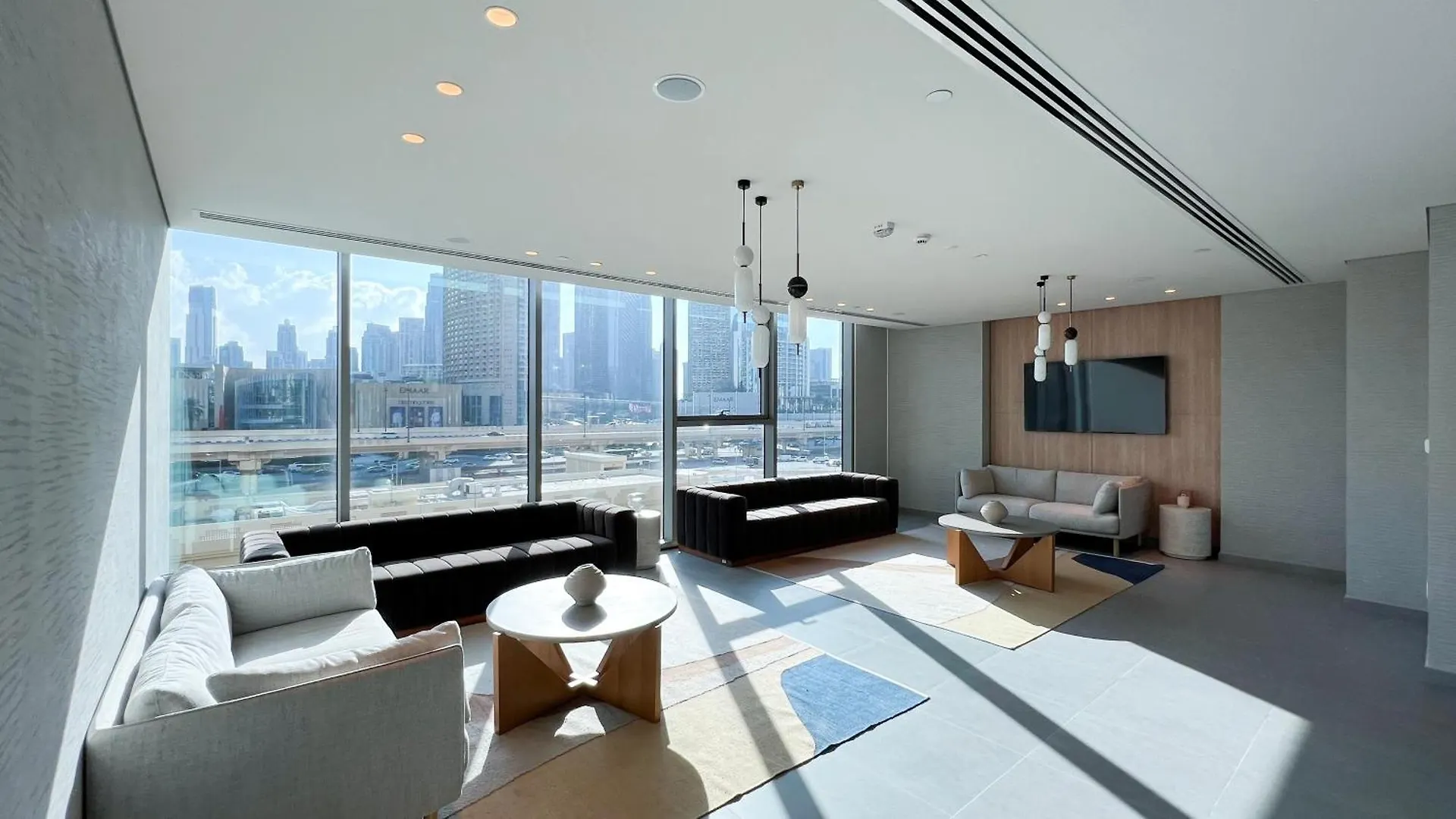 Apartment Burj Khalifa View, 2 Balcony W Lounge, Dubai Mall Access, Gym, Infinity-Pool, Playground, Bbq, Family Friendly