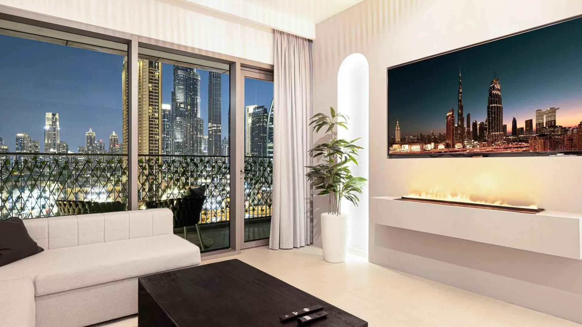 Burj Khalifa View, 2 Balcony W Lounge, Dubai Mall Access, Gym, Infinity-Pool, Playground, Bbq, Family Friendly Apartment