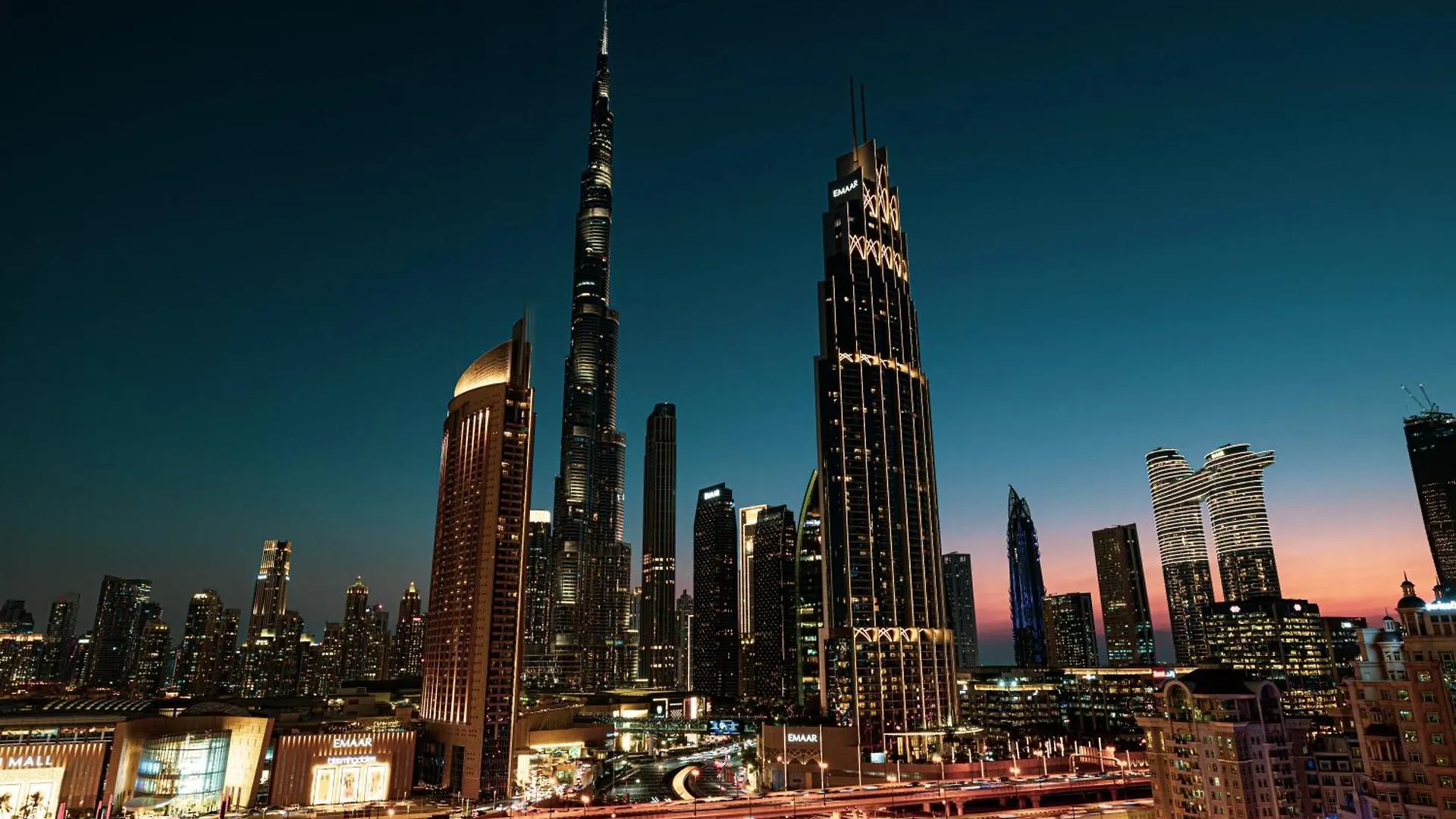 Burj Khalifa View, 2 Balcony W Lounge, Dubai Mall Access, Gym, Infinity-Pool, Playground, Bbq, Family Friendly